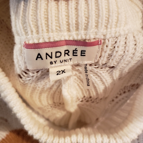 Andree By Unit Women's Scalloped Oversized Dolman Sleeves Sweater Size:  2X - Picture 5 of 8